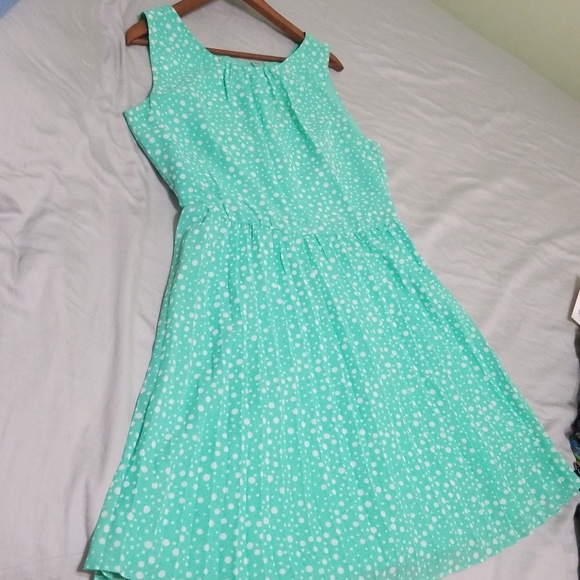 Dress - Picture 3 of 4